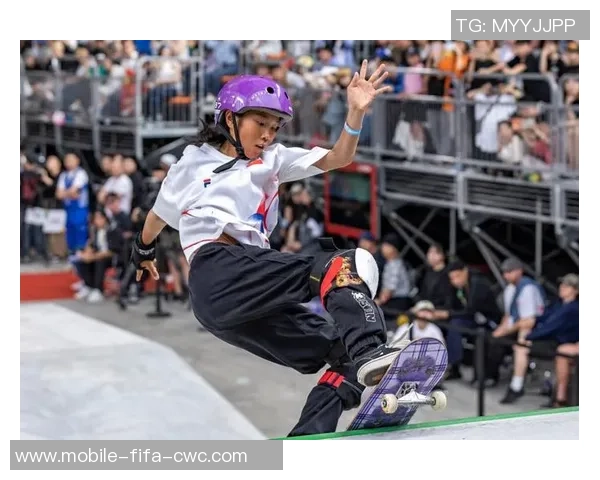 足球与滑板的激情碰撞探索运动文化的多元魅力与青春活力